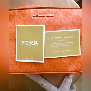 Michael Kors Jet Set Large East/West Crossbody Handbag